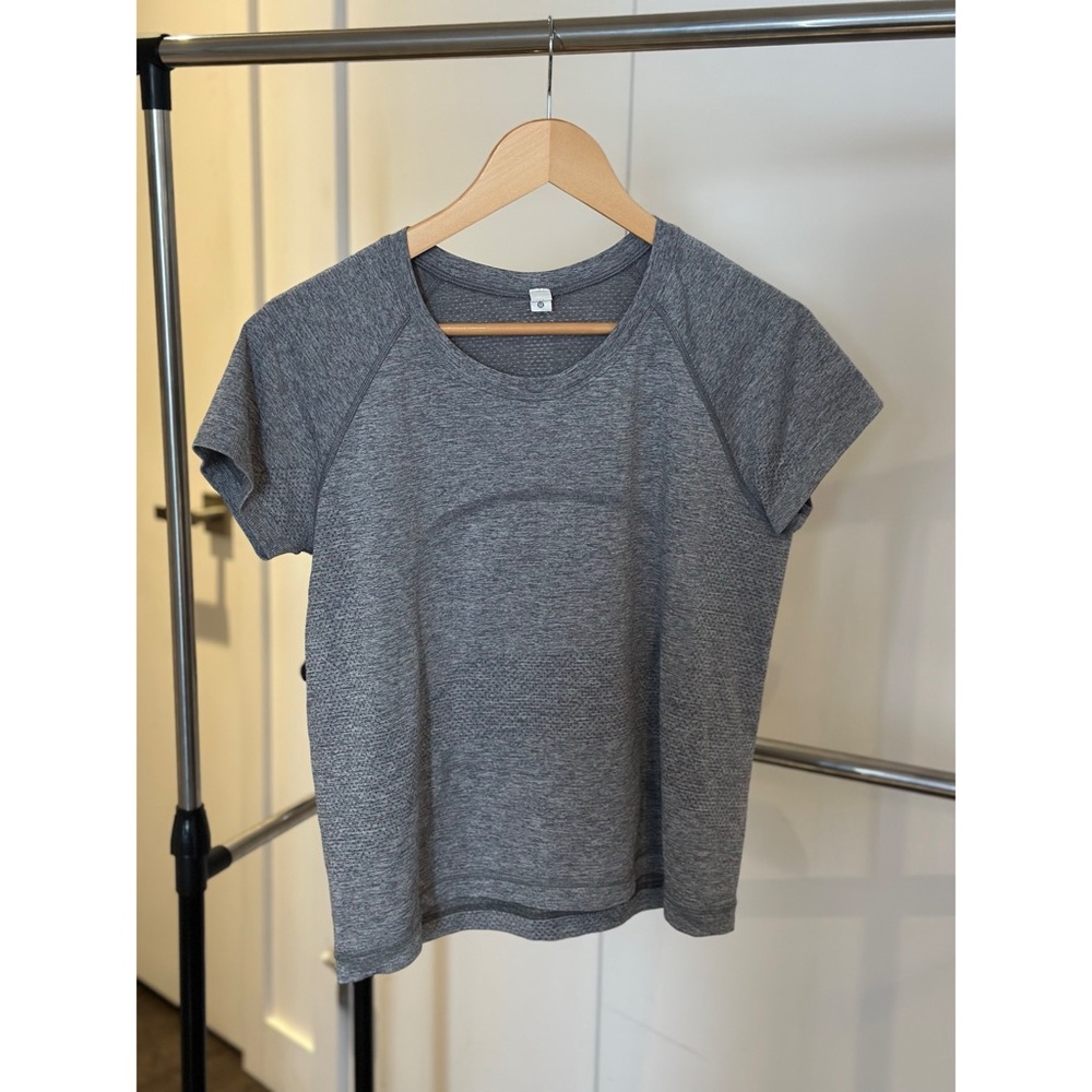 Shirt SS Swiftly Tech 2.0 Hip Length Slate/White Size 12 (Cropped to 21.5”)